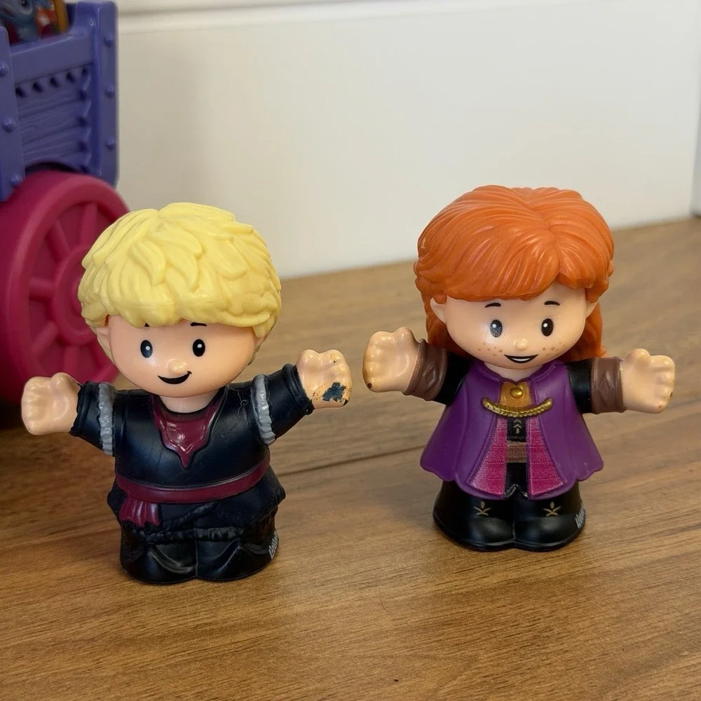 Fisher Price Little People Disney Frozen 2 Anna & Kristoff's Wagon Push-Along